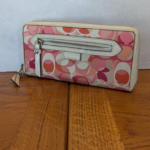 Coach Daisy Kaleidoscope Print Wallet - Picture 1 of 4